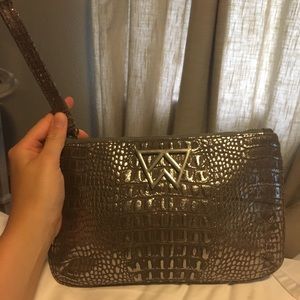 Kelly Wynne risky biz wristlet